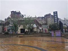 小河万科金域华府花城正门260平铺面带装修出租